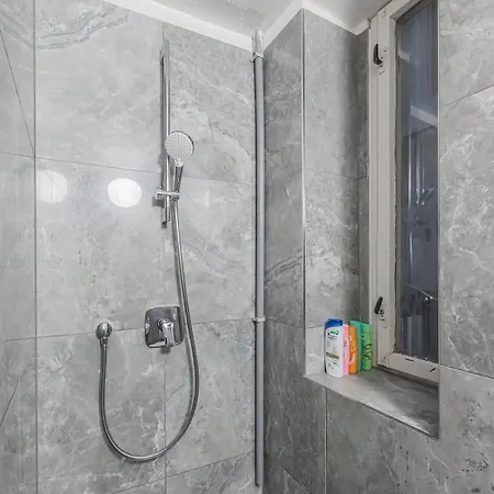 Old Town Walkable Flat With Kitchen And New Bath Appartamento Praga