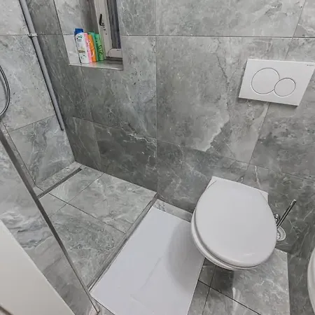 Old Town Walkable Flat With Kitchen And New Bath Appartamento *