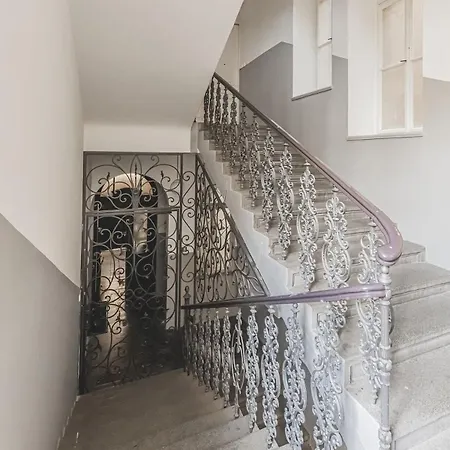 Old Town Walkable Flat With Kitchen And New Bath